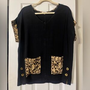 Umgee Black and Gold Ruffled Boxy Blouse